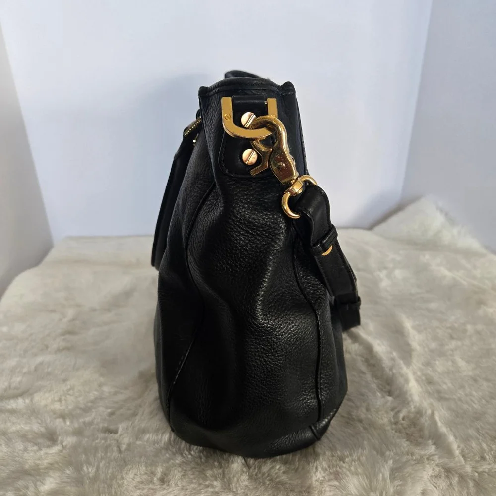 Women's Tory Burch Amanda Classic Hobo Black Pebbled Leather Crossbody Bag